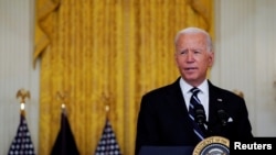 El presidente de Estados Unidos, Joe Biden, dice que la salida de las tropas de Afganistán no habría podido realizarse con mayor eficiencia.