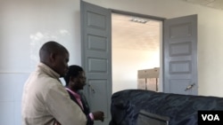 Angola Namibe caixão com corpo de Tanto Mutyito