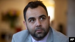 Pejabat Human Rights Watch Omar Shakir saat diwawancarai di Yerusalem, 24 November 2019.