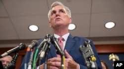 Foto Achiv: Lide Minorite Lachanm Kevin McCarthy pale pandan yon konferans pou lapres 15 Nov. 2022. 