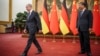 中国国家主席习近平在北京人大会堂会晤到访的德国总理朔尔茨。（2022年11月4日）