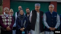 Partai politik pro-India membentuk perkumpulan yang dikenal sebagai Aliansi Rakyat untuk Delegasi Gupkar atau PAGD setelah pemerintah BJP mencabut status khusus J&K. PAGD bersumpah untuk memperjuangkan pemulihan otonomi daerah yang terbatas. (VOA/Wasim Nabi)