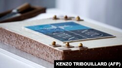 На Европа ѝ е потребна Северна Америка за нејзината безбедност, рече генералниот секретар Јенс Столтенберг на церемонијата во седиштето на НАТО во Брисел
