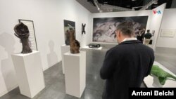 Algunos aseguran que la incertidumbre económica se está notando a la hora de vender obras de arte en tanto "que se vende menos" o "se deben hacer descuentos", a pesar de que "este es un mercado muy particular".