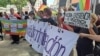 Activistas acudieron al Ministerio Público en Caracas para exigir el fin de la causa penal contra 33 miembros de la comunidad LGBTIQ+.