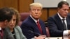 Donald Tramp pred sudom na Menhetnu