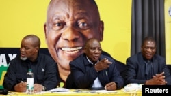 L'ANC, au pouvoir depuis la fin de l'apartheid il y a 30 ans, ne disposera que de 159 membres à l'Assemblée nationale de 400 sièges, contre 230 dans le Parlement sortant.