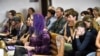 Para penggugat dalam kasus perubahan iklim di Montana mendengarkan kesaksian dalam sidang gugatan perubahan iklim, Held vs. Montana, di pengadilan Lewis and Clark County, Helena, Montana, pada 13 Juni 2023. (Foto: Thom Bridge/Independent Record via AP)
