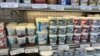 Los precios de muchos productos lácteos son inalcanzables para muchos venezolanos, especialmente para quienes ganan sueldo mínimo.