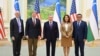 Delgasi Kongres AS bertemu dengan pemimpin Uzbekistan Shavkat Mirziyoyev (tengah), di Tashkent, Uzbekistan, pada 27 Maret 2024. (Foto: President.uz photo)