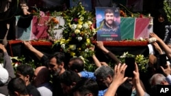په قونسلګرۍ باندې په هوایي برید کې د سپاه پاسداران انقلاب ځواکونو اوو غړي وژل شوي و چې دوه یې جګپوړي جنرالان هم و. 