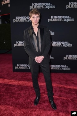 Owen Teague di pemutaran perdana "Kingdom of the Planet of the Apes," 2 Mei 2024, di Los Angeles. (dok: Richard Shotwell/Invision/AP)