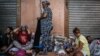 La population d'El Mellah vit dans l'angoisse, guettant le moindre tremblement au passage des pelleteuses qui sillonnent les ruelles du quartier.