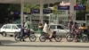 بجلی، پیٹرول اور اشیائے خور و نوش مہنگی: ’عوام تو برباد ہو گئے ہیں‘
