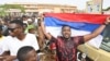 Dimanche après-midi, quelque 30.000 partisans du coup d'Etat, se sont livrés à une démonstration de force dans le plus grand stade du Niger à Niamey.