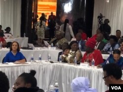 Abanye abangene umhlangano wabesifazana eHarare. (VOA)