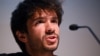Juan Branco avait été inculpé pour attentat, complot, diffusion de fausses nouvelles et actes et manœuvres de nature à compromettre la sécurité publique ou à occasionner des troubles politiques graves.