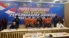 Wadir IV Tipid Narkoba Bareskrim Polri Kombes Arie Ardian (dua dari kanan) dan Direktur Interdiksi Narkotika Direktorat Jenderal Bea dan Cukai Syarif Hidayat (tengah) dalam konferensi pers di Jakarta, Rabu (8/5). (VOA/Ghita Intan)
