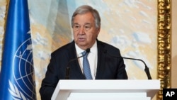 Sekretaris Jenderal PBB Antonio Guterres memberikan pidato setelah berakhirnya KTT tertutup tentang Afghanistan di Doha, Qatar, 2 Mei 2023.