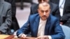 Menteri Luar Negeri Iran Hossein Amirabdollahian berbicara kepada anggota Dewan Keamanan dalam pertemuan untuk mengatasi situasi di Timur Tengah, di markas besar PBB di New York City, New York, 18 April 2024. (Foto: Reuters)