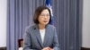 Presiden Taiwan Tsai Ing-wen berbicara mengenai latihan militer China di Taipei, April 11, 2023.