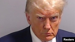 Policijska fotografija Trumpa
