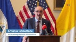Celebran al obispo Rolando Álvarez durante premiación en Washington