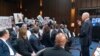 CEO dan Presiden dari Boeing, Dave Calhoun, memintaan maaf kepada keluarga korban kecelakaan 737 MAX di sela sesi sidang dengan anggota Senat AS, di Gedung Capitol, Washington, pada 18 Juni 2024. (Foto: AP/Manuel Balce Ceneta)