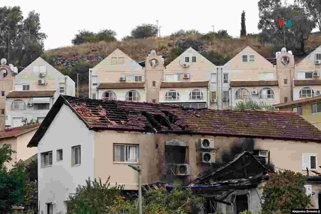 Vivienda de la ciudad de Kyriat Shmona en la que impactó en días recientes un proyectil disparado desde Líbano, por la milicia chii Hizbulá, el 31 de octubre de 2023.