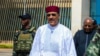Après 80 jours de détention, l'avenir toujours incertain du président déchu nigérien