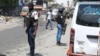Polisi Nasional berpatroli di persimpangan di tengah kekerasan geng di Port-au-Prince, Haiti, 8 April 2024. (Foto: Odelyn Joseph/AP Photo)