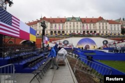 Pripreme za Bidenov govor u Varšavi.