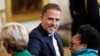 ARCHIVO - Hunter Biden llega al Ala Este de la Casa Blanca antes de que el presidente Joe Biden pronuncie un discurso con motivo de la entrega de la Medalla Presidencial de la Libertad a 17 personas, el 7 de julio de 2022.