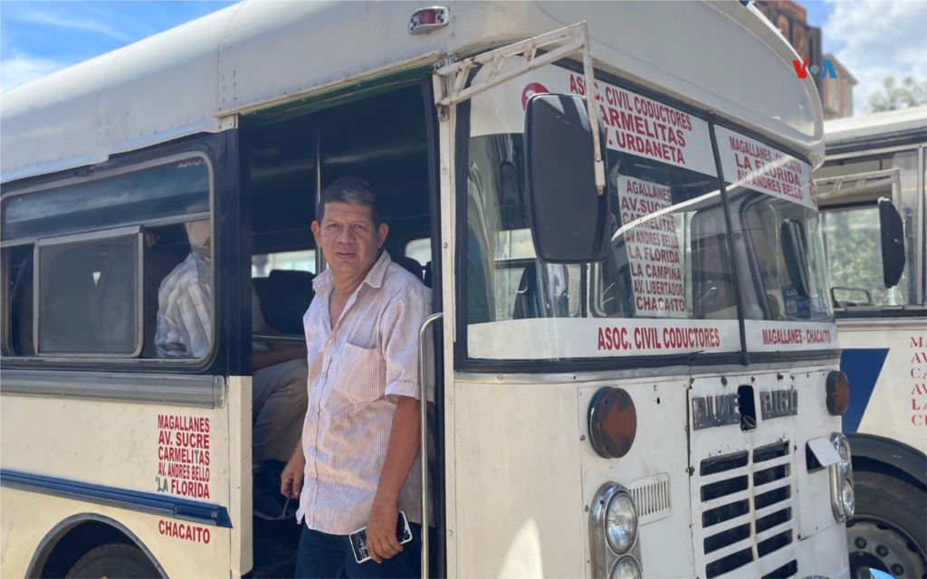 Miembros de la asociación civil de conductores de la linea Magallenes-Chacaito expresaron su preocupación por el alto costo de la vida. “Cobramos en Bolivares y los repuestos los pagamos en dólares. Estamos trabajando con los vehículos en condiciones precarias pero tenemos que sobrevivir”. Esta crisis también se ve reflejada en los autobuses que adquirió el gobierno venezolano para rutas especiales de Metrobús. Un informe de Transparencia Venezuela reveló que en todo el territorio operan 1.600 unidades Yutong, solo 23 % las adquiridas en 2011 (4.716 unidades).