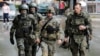 Сега разгледуваме дали треба да имаме потрајно зголемување за да се осигураме дека ова нема да излезе од контрола и да не создаде нов насилен конфликт во Косово или поширокиот регион, им рече Столтенберг на новинарите при посетата на Косово