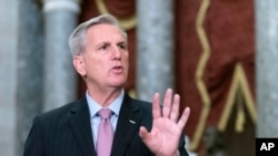 Ketua DPR AS Kevin McCarthy berbicara dalam konferensi pers di Gedung Capitol, Washington, pada 12 Januari 2023. (Foto: AP/Jose Luis Magana)