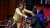 Presidenta Boluarte busca gabinete en Perú, mientras Castillo es investigado 