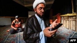 دنیا بھر سے زائرین ہر سال مختلف روضوں پر حاضری دیتے اور اس کا دیدار کرتے ہیں۔ کرونا وائرس کے سبب زائرین کو مقدس مقامات پر آنے سے روک دیا گیا ہے۔ 