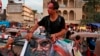 Hubungan Irak-Iran Memburuk, Demonstran Irak Bakar Foto Khamenei 