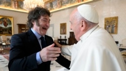 El Papa Francisco canoniza a la primera santa argentina en presencia del presidente Milei

