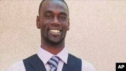 Foto yang disediakan keluarga Nichols menunjukkan Tyre Nichols, yang hanya beberapa menit dari rumahnya di Memphis, Tennessee, pada 7 Januari 2023, ketika dipukuli sampai mati oleh polisi yang menghentikan mobilnya (foto: dok).