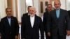 El canciller de Irán, Mohammad Javad Zarif (al centro), dijo a la revista alemana Der Spiegel que él “nunca descartaría la posibilidad de que la gente cambie su enfoque y reconozca las realidades”.