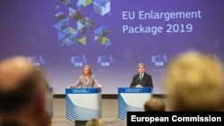 Federica Mogherini, Vice-President of the EC, and Johannes Hahn, Member of the EC, on the adoption of the Enlargement Package 2019. Brussels. May 29, 2019
