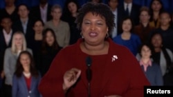 La excandidata a la gobernación de Georgia Stacey Abrams pronuncia respuesta demócrata al discurso sobre el estado de la Unión el 5 de febrero de 2019.
