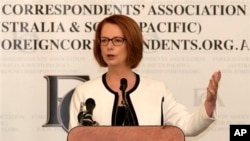 Perdana Menteri Australia Julia Gillard saat memberikan sambutan dalam jamuan makan siang bersama wartawan asing di Sydney, Australia (4/4).