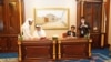 Penandatanganan Letter of Intent : dari kiri - Menlu Indonesia Retno Marsudi dan Menteri Luar Negeri Qatar Muhammad bin Abdurrahman al-Thani, di Doha, ibu kota Qatar. 