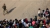 La Cour suprême maintient une mesure qui permet d'expulser les migrants à la frontière américaine