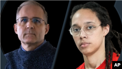 Paul Whelan (kiri) dan Brittney Griner, dua warga negara AS yang masih ditahan di Rusia (foto: dok). 