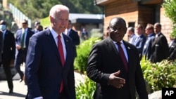 Picha ya Maktaba: Rais wa Marekani, Joe Biden, akiwa na rais wa Afrika Kusini, Cyril Ramaphosa wakati wa mkutano wa G7 uliofanyika Cornwall, England, Juni 12, 2021. Picha na Leon Neal (Pool via AP)
