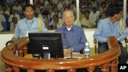 លោកអៀង សារី អាយុ​៨៦​ឆ្នាំ 